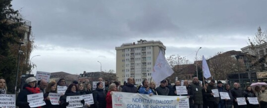 Protestojnë punëtoret shëndetësor, kërkojnë rritje page