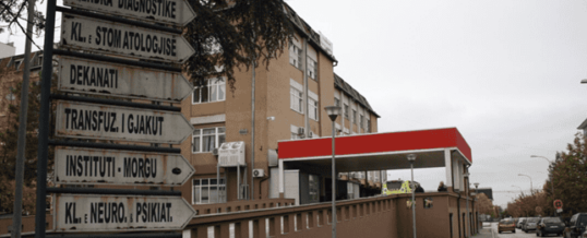 Pagesa për përcjellësit në QKUK, a po bëhet barrë shtesë për familjarët e pacientëve?